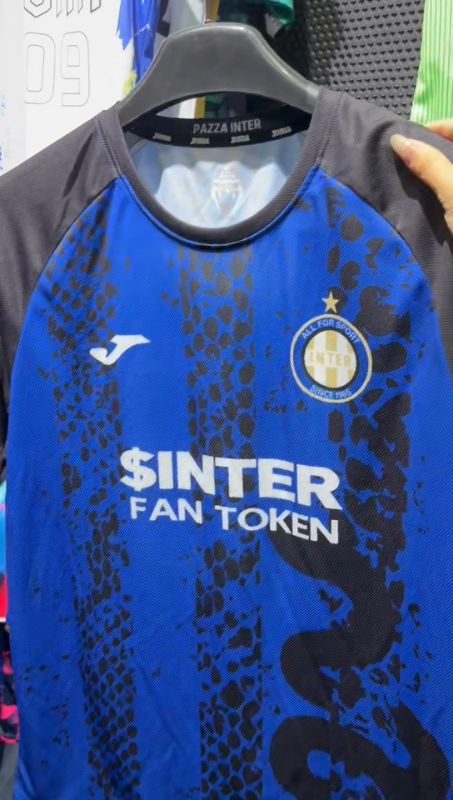 Custom team kit produced by Eliian sportswear factory China